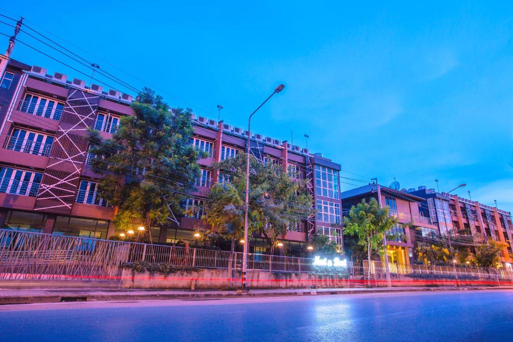Nest n Rest Hotel photo