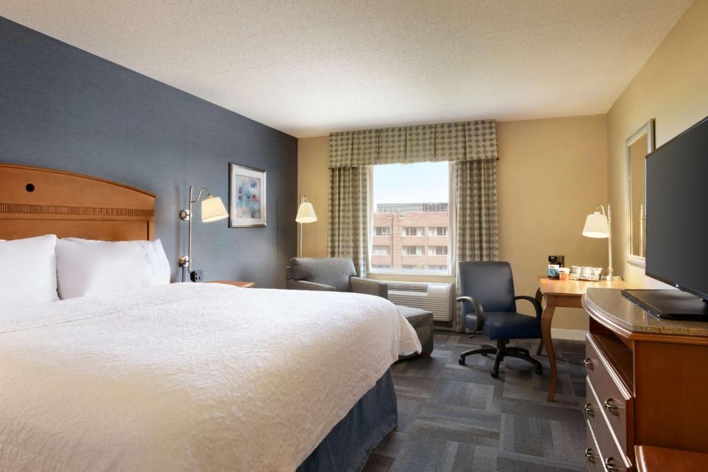 Hampton Inn New York - LaGuardia Airport photo