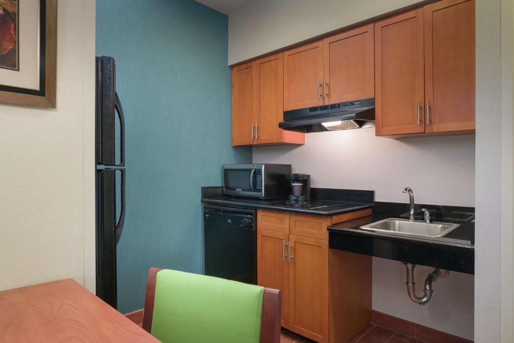 Homewood Suites by Hilton Virginia Beach/Norfolk Airport キッチン
