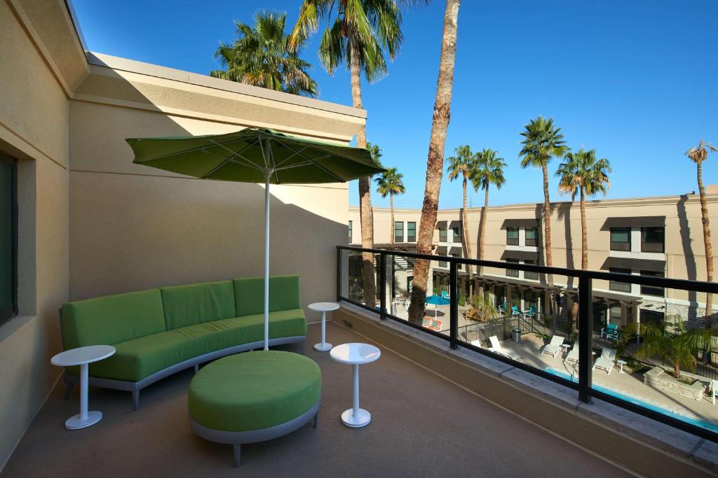 Hampton Inn & Suites by Hilton Phoenix Scottsdale Shea Blvd 眺望