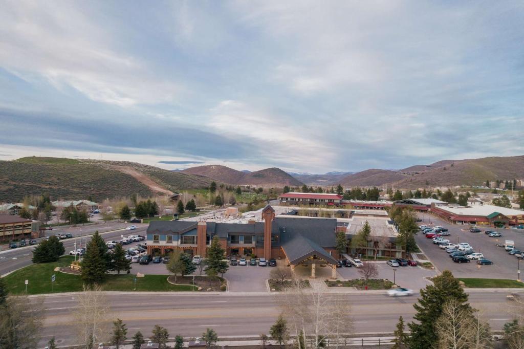 Doubletree By Hilton Park City The Yarrow photo