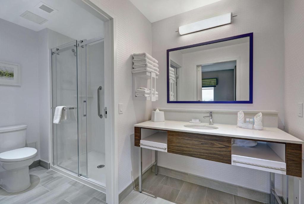 Hampton Inn by Hilton Peterborough photo
