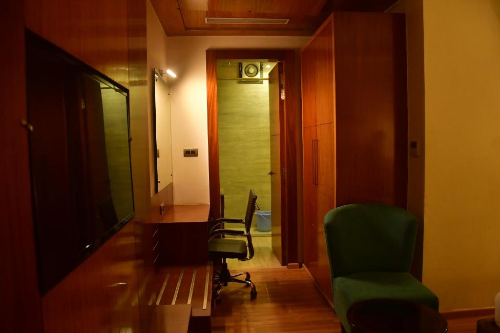 Hotel Millennium Inn, Prayagraj photo