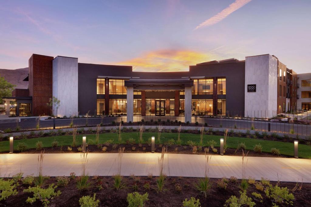 Hoodoo Moab, Curio Collection by Hilton, Moab