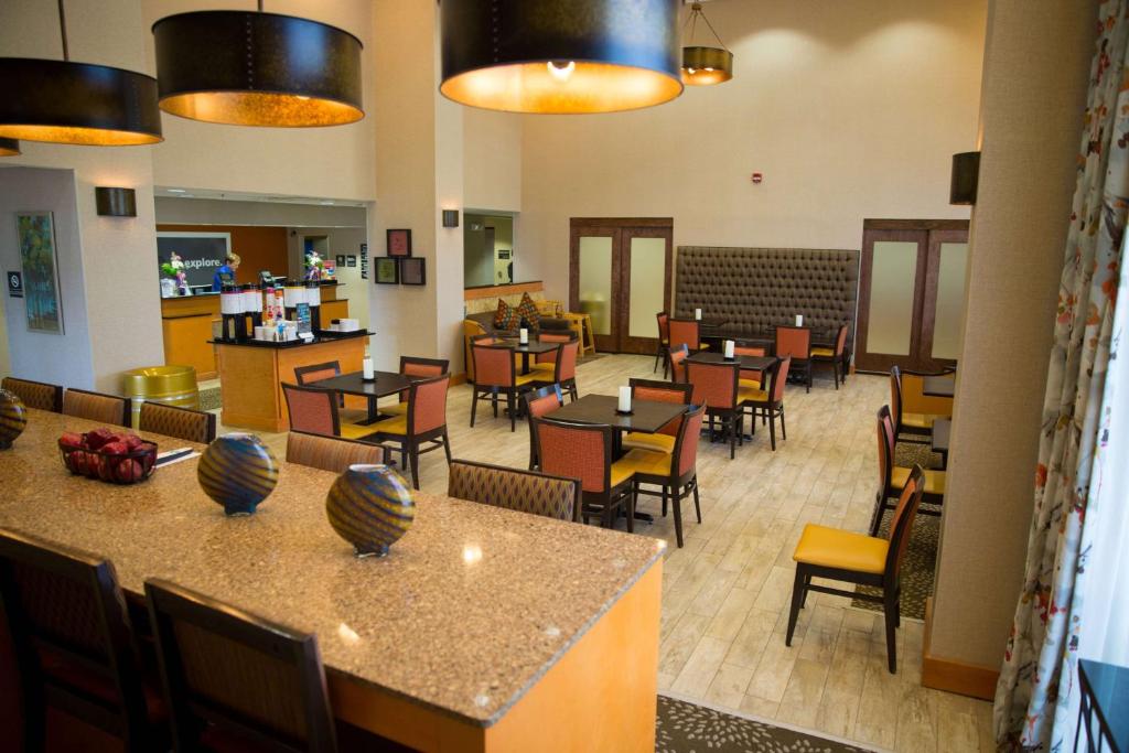 Hampton Inn and Suites Grenada photo