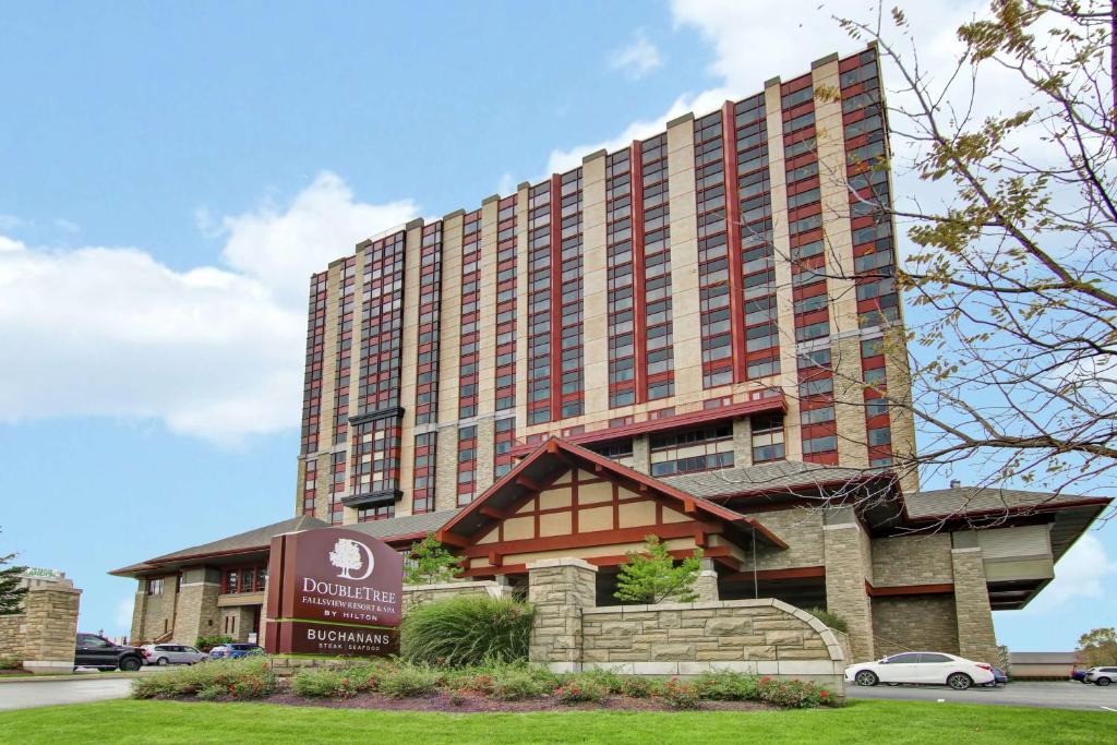 DoubleTree Fallsview Resort & Spa by Hilton - Niagara Falls, Niagara Falls