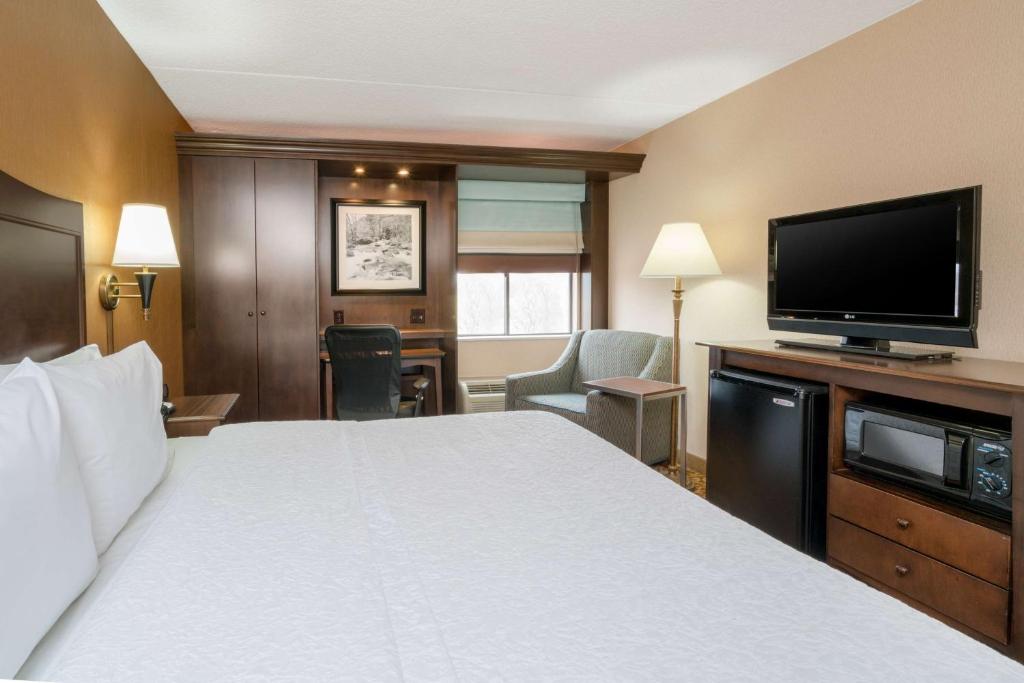 Hampton Inn Downingtown Exton photo