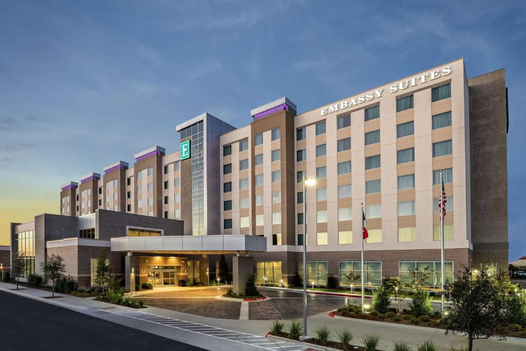 Embassy Suites By Hilton College Station, College Station