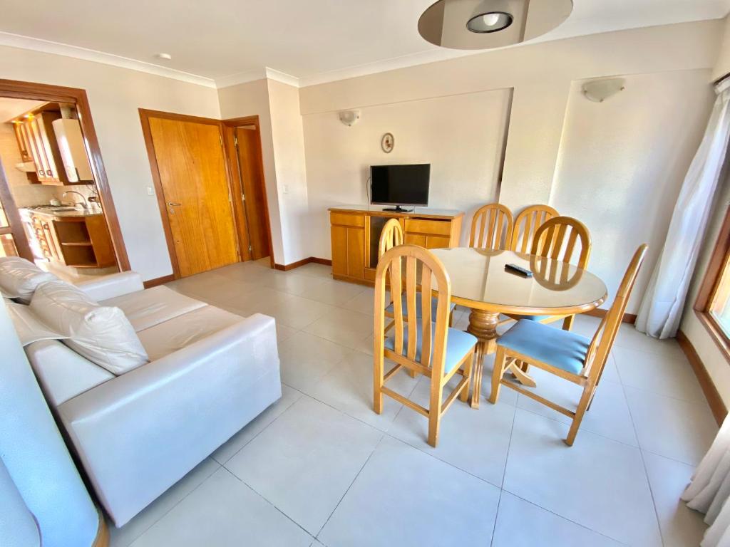 Tres ambientes moderno con vista panorámica al mar - 2