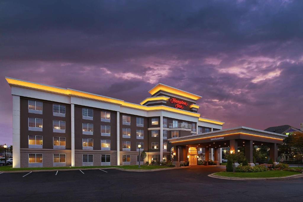Hampton Inn Holland photo