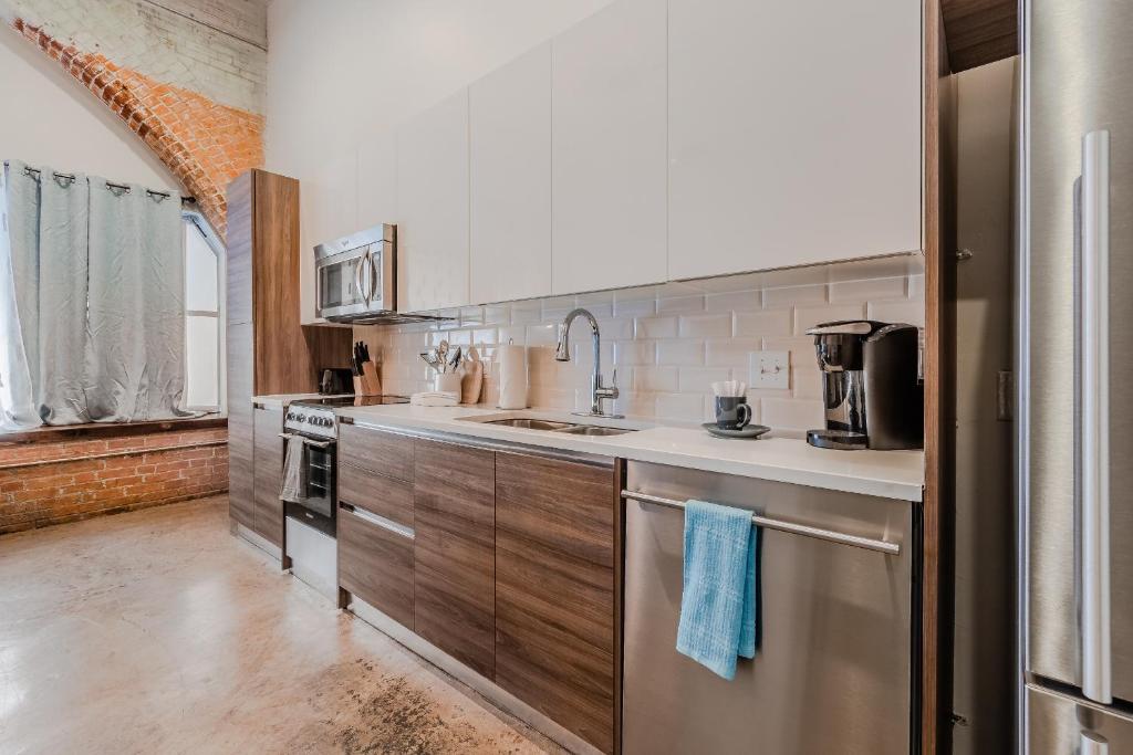 GA Living Suites- Downtown Dallas Corporate Suites photo