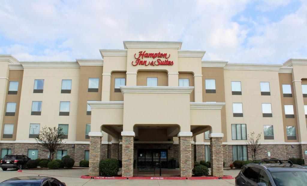 Hampton Inn and Suites Mt. Pleasant photo