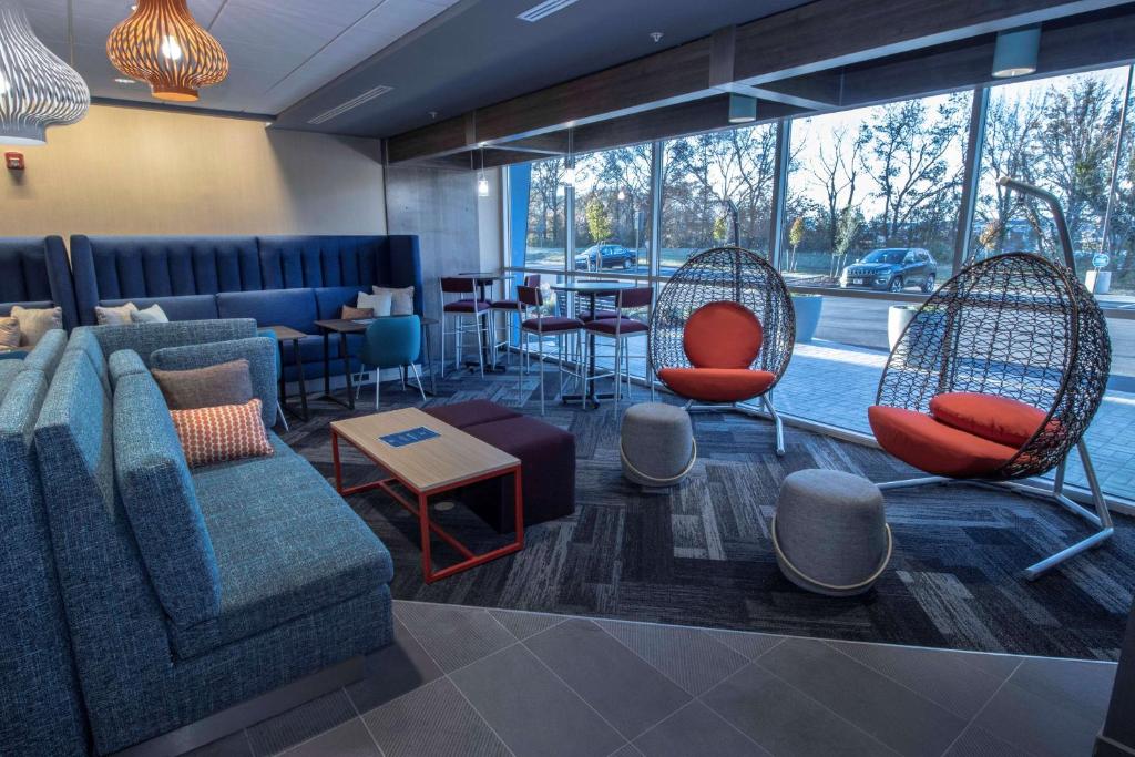 Tru by Hilton Norfolk Airport フロント・ロビー