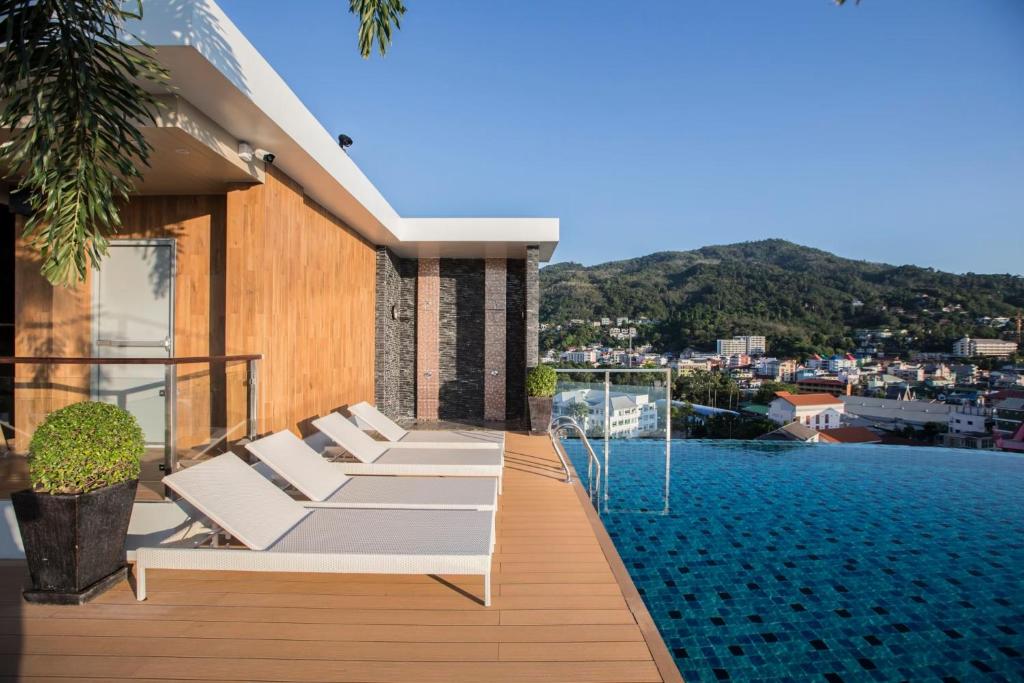 スイミングプール