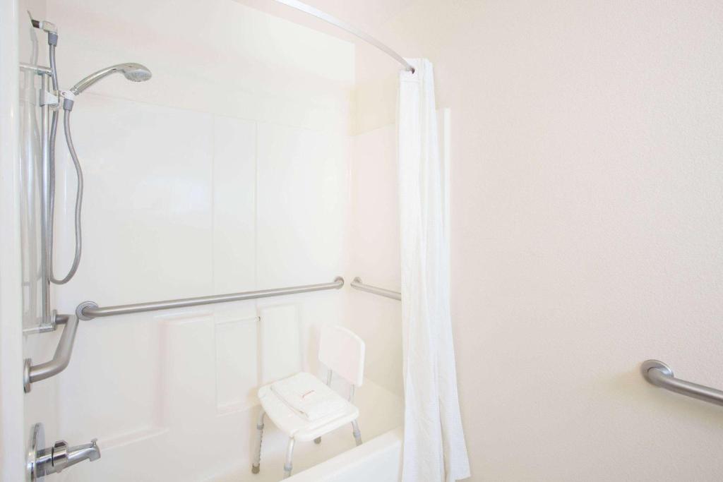 Super 8 By Wyndham Yuma photo
