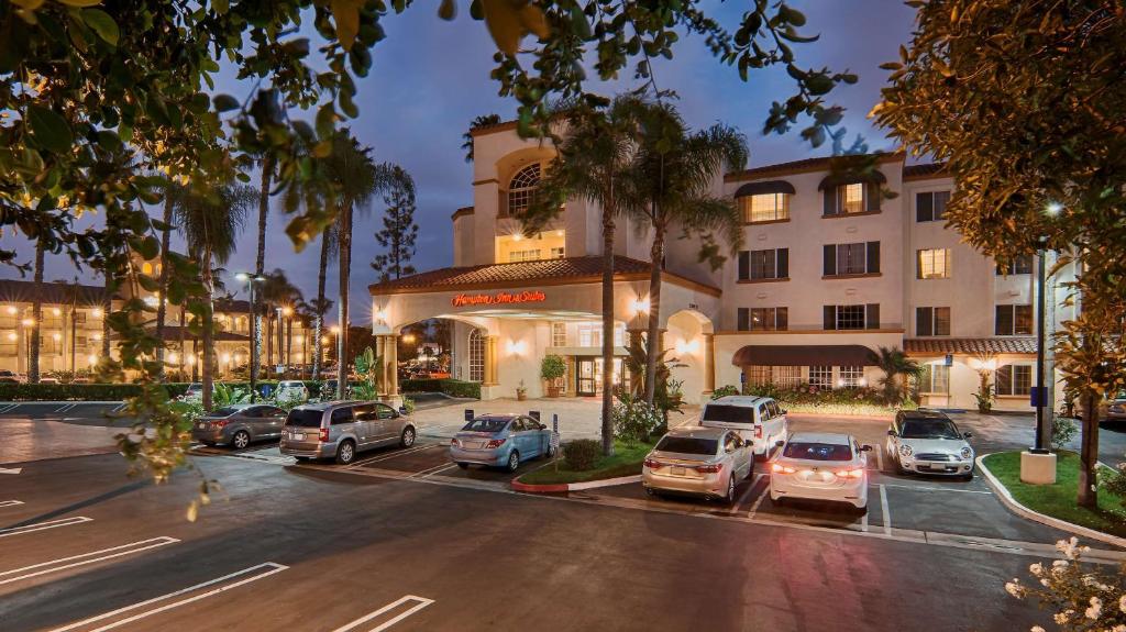 Hampton Inn & Suites Santa Ana/Orange County Airport photo