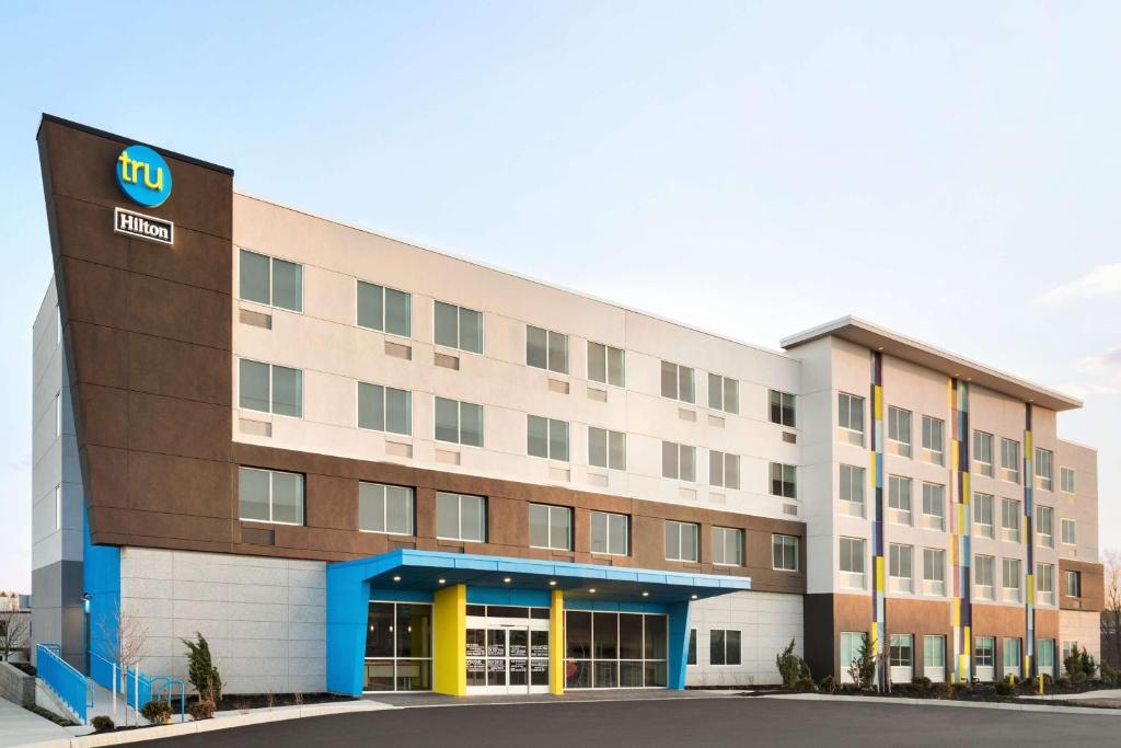 Tru by Hilton York photo