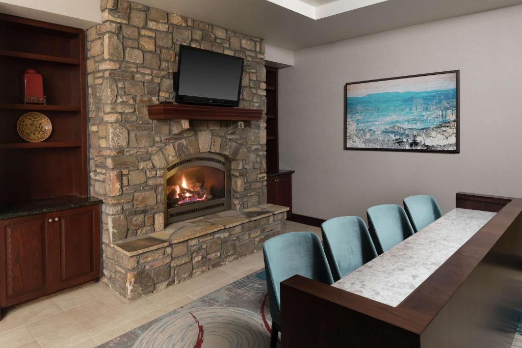 DoubleTree by Hilton Asheville Biltmore photo
