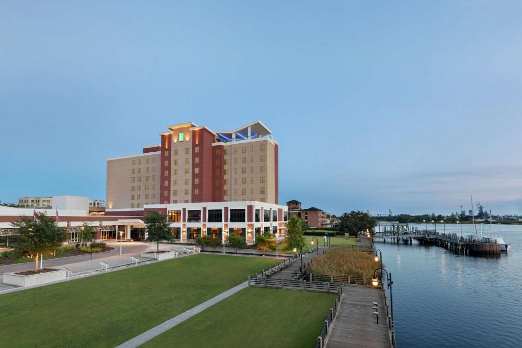 Embassy Suites by Hilton Wilmington Riverfront photo