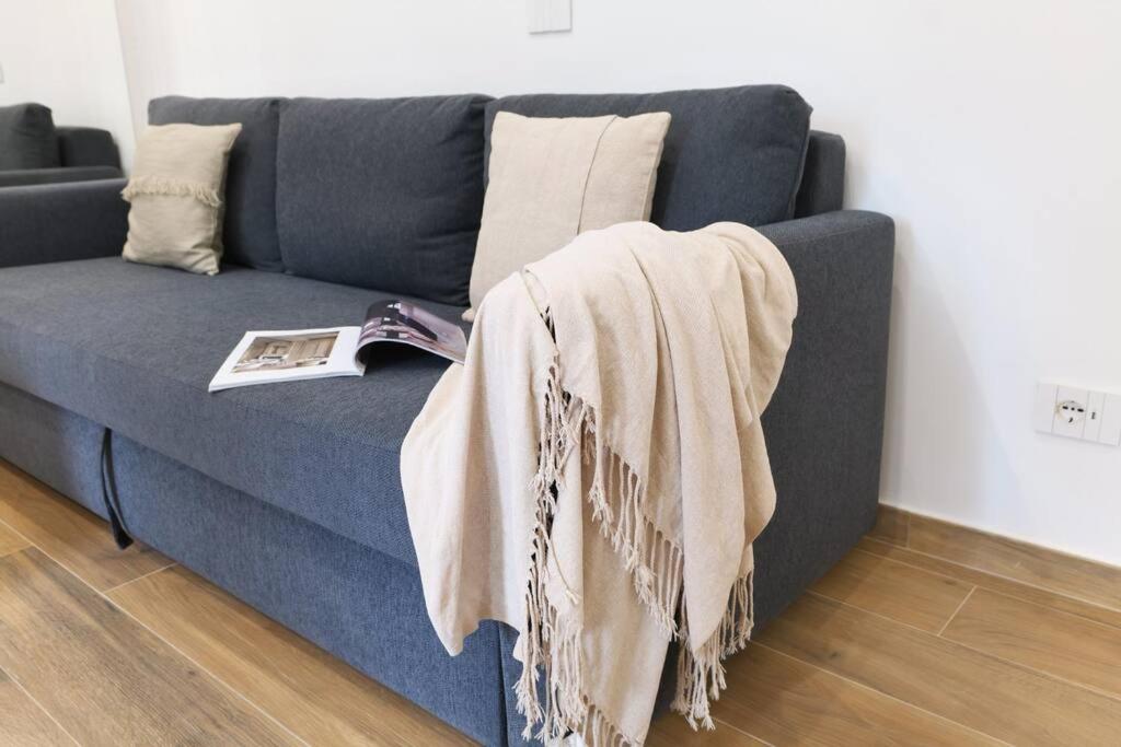 Contempora - Modern and Quiet One Bedroom Apartment Near the M4 - 4