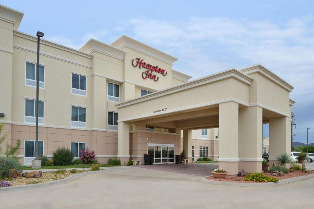 Hampton Inn Alpine photo
