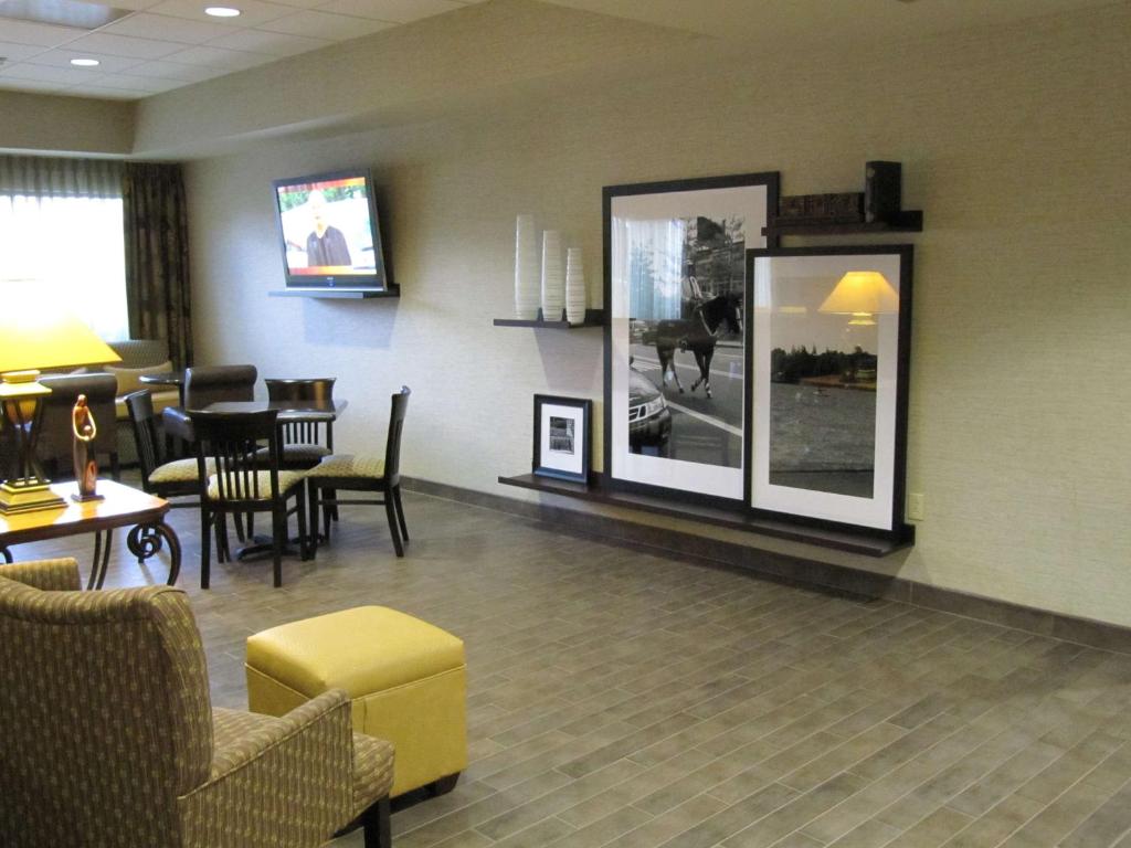 Hampton Inn Lindale Tyler photo