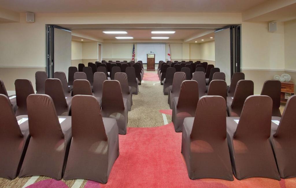 Sala de reuniões / Salões de baile