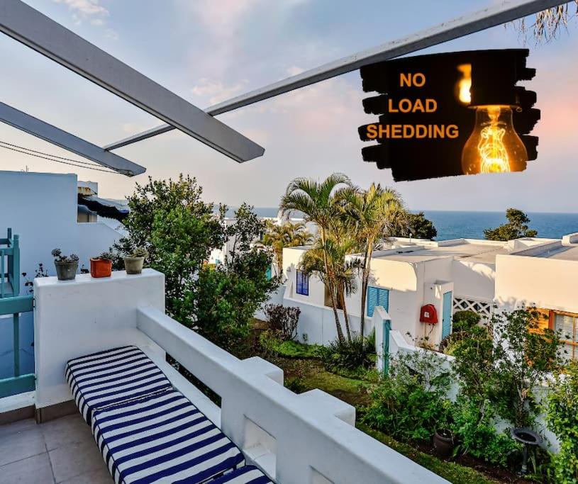 Santorini Beachfront Apartment, Ballito