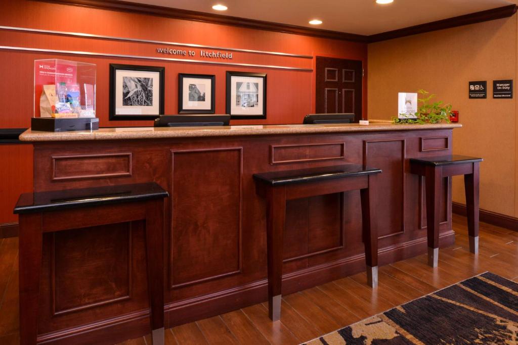 Hampton Inn Litchfield photo