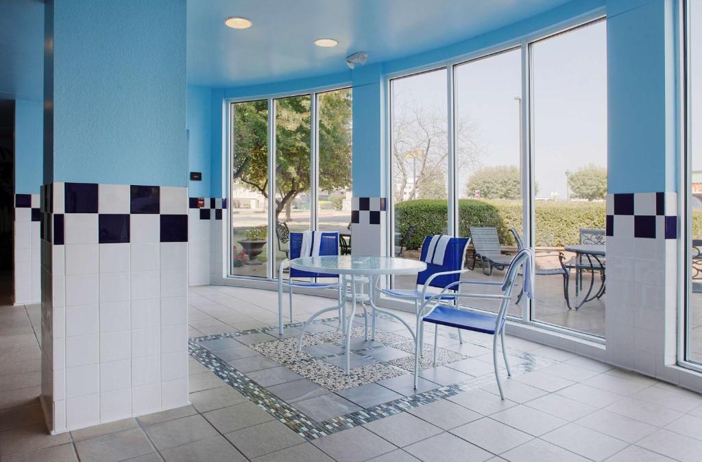 Hilton Garden Inn Bentonville photo