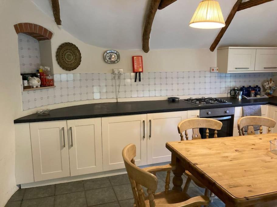 Stable Cottage - Sleeps 6, near Lulworth Cove photo 8