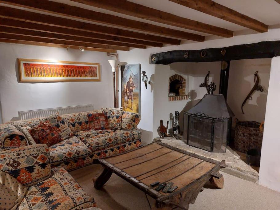 Stable Cottage - Sleeps 6, near Lulworth Cove photo 2