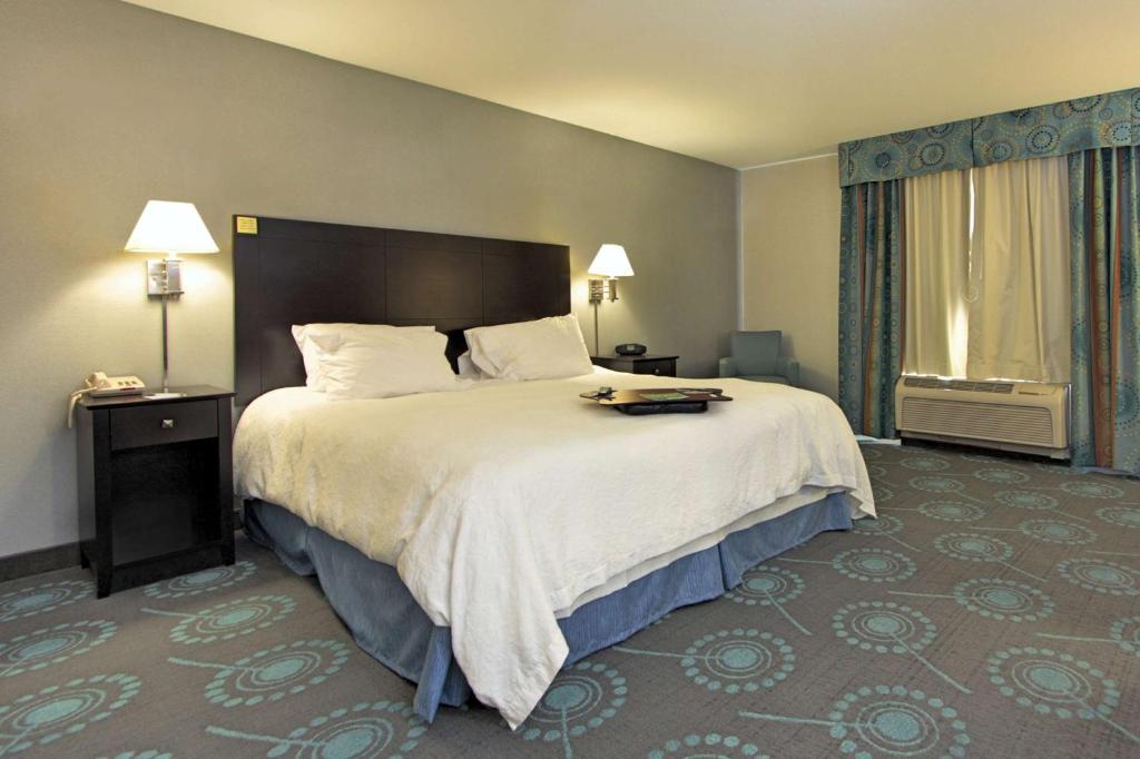 Hampton Inn Defiance photo