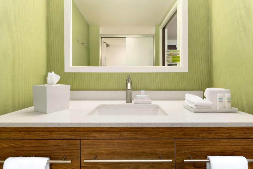 Home2 Suites by Hilton Cleveland Beachwood photo