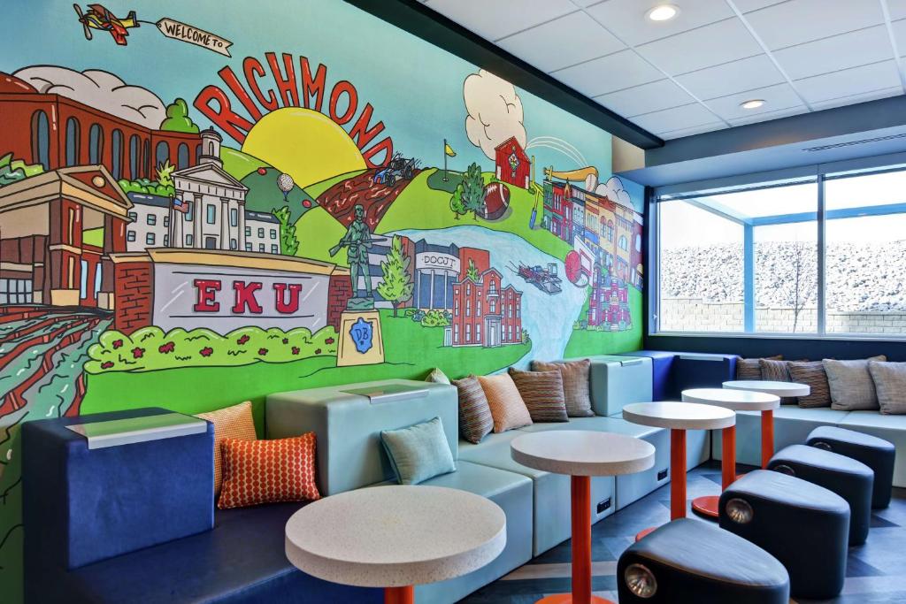 Tru by Hilton Richmond photo