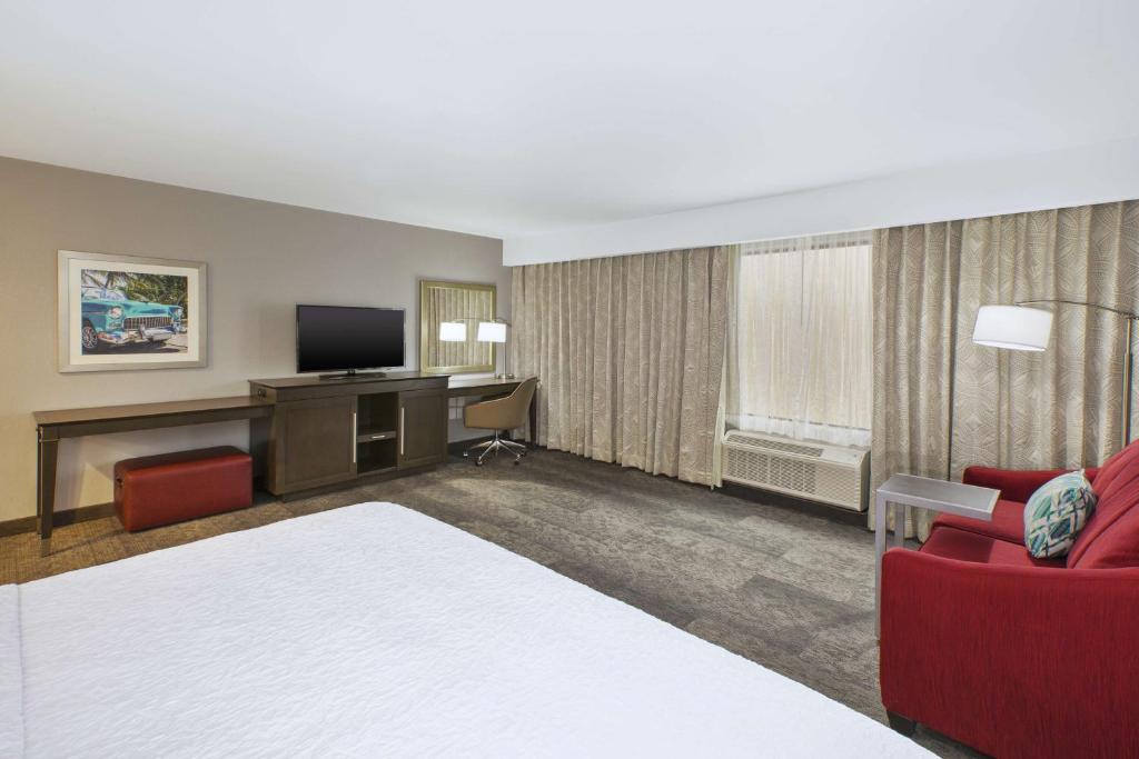 Hampton Inn by Hilton Detroit Dearborn photo