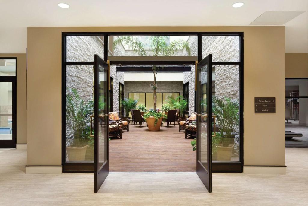 Hilton Garden Inn Rochester-Downtown photo