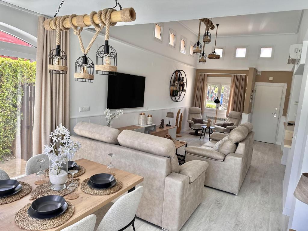 Luxurious Frontline Golf Villa on Mar Menor Golf - 2
