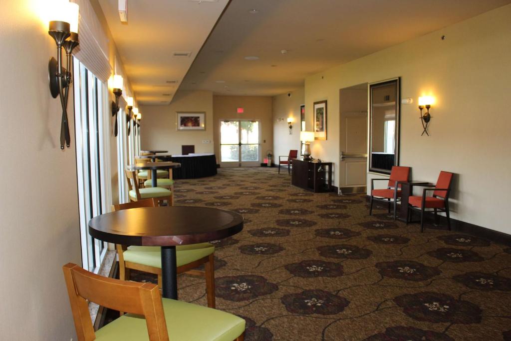 Hilton Garden Inn Clovis Hotel photo