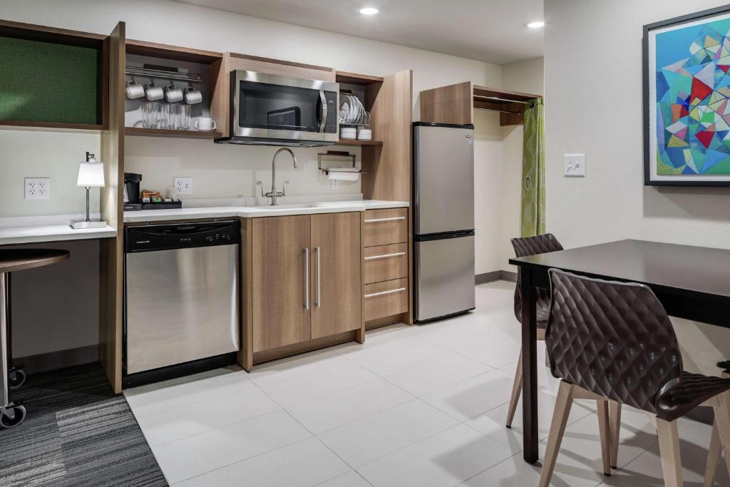 Home2 Suites by Hilton Dayton-Centerville photo