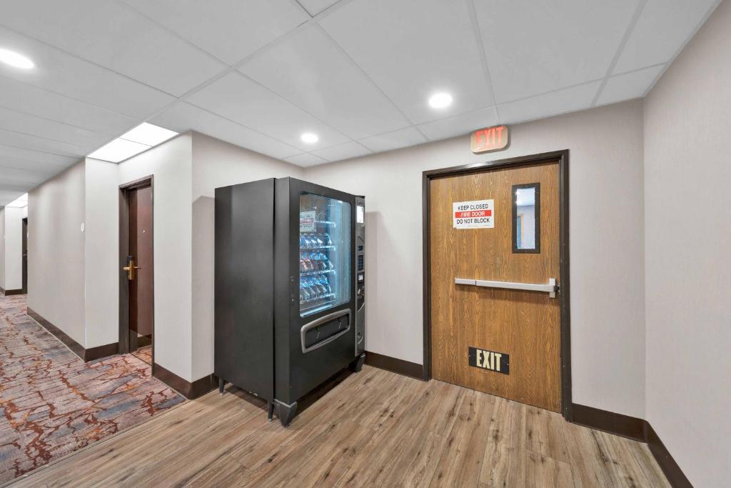 Baymont by Wyndham Anderson photo