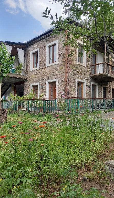 Alex b&amp;b — Hotel in Kapan