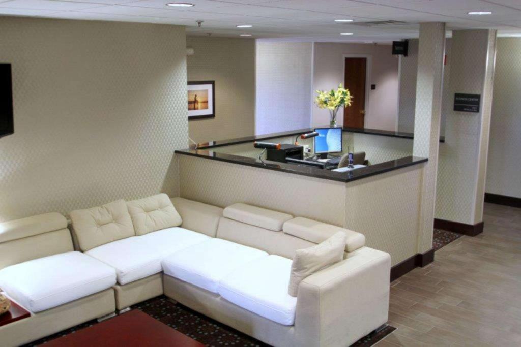 Hampton Inn Williamston photo