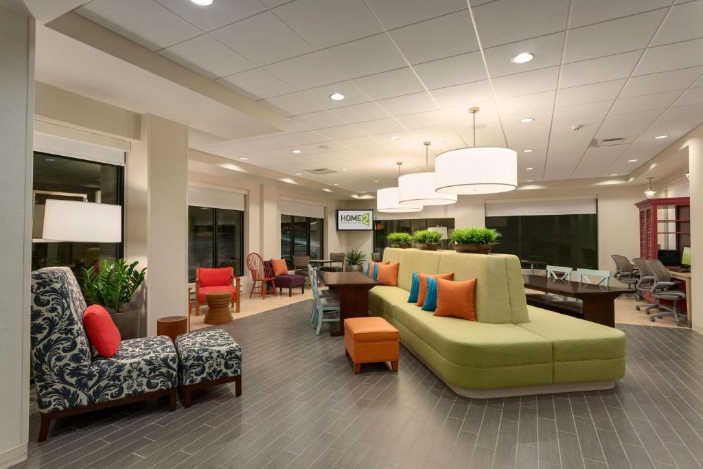 Lobby, Home2 Suites by Hilton Goldsboro in Goldsboro (NC)