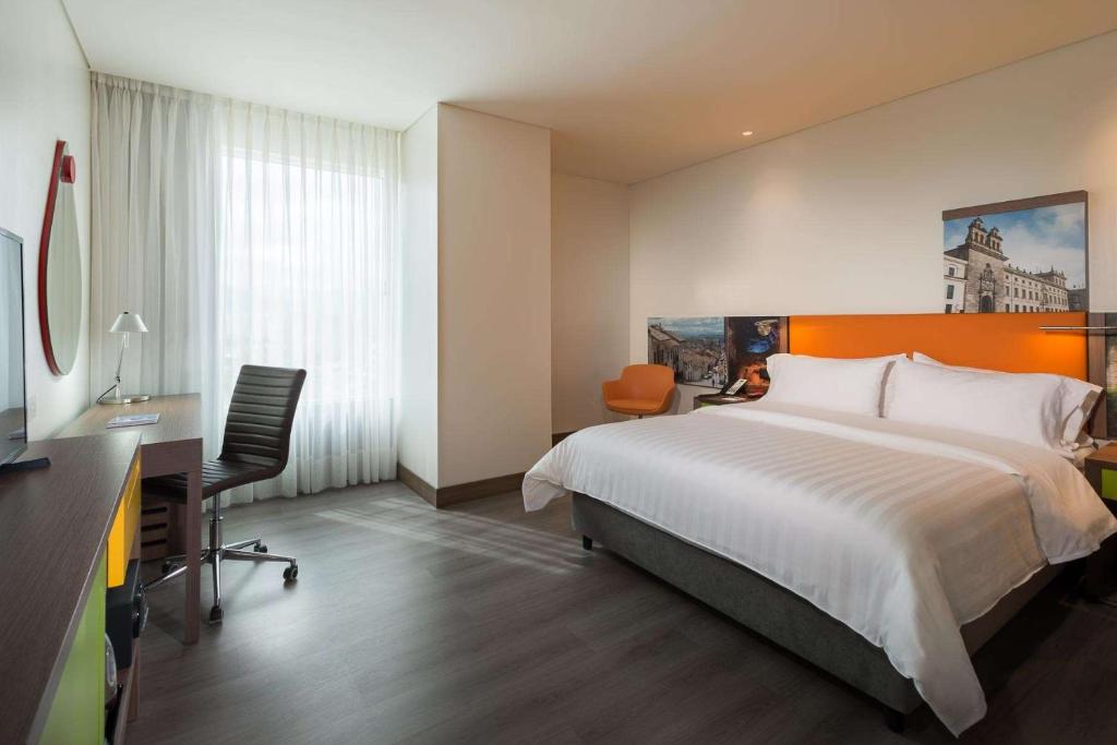 Hampton by Hilton Bogota Airport photo