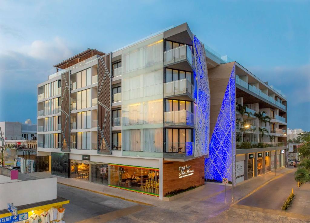 The Fives Downtown Hotel & Residences, Curio Collection by Hilton - 1