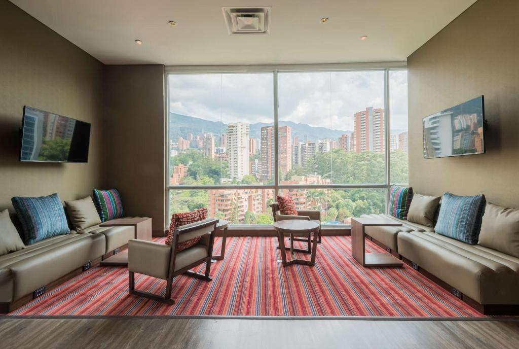 Hampton by Hilton Medellin photo