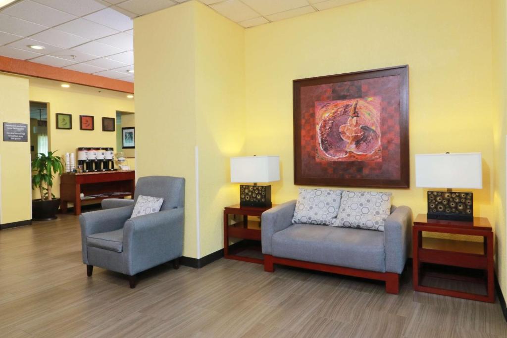 Hampton Inn by Hilton Guadalajara-Aeropuerto - 2