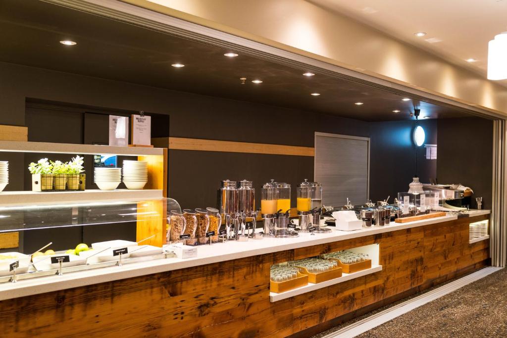 อาหารและเครื่องดื่ม