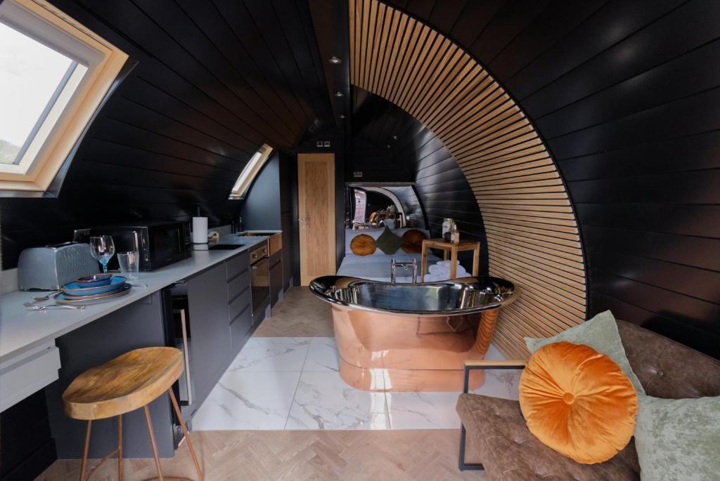 North Coast 500 Pods — Hotel in Achmelvich